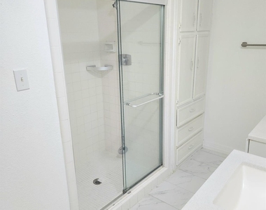 3030 Shawnee Drive - Photo Thumbnail 3