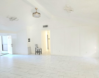 3030 Shawnee Drive - Photo Thumbnail 1