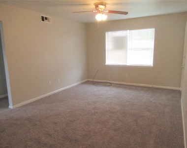 1230 Shadowdale Drive - Photo Thumbnail 7