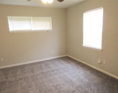 1230 Shadowdale Drive - Photo Thumbnail 4