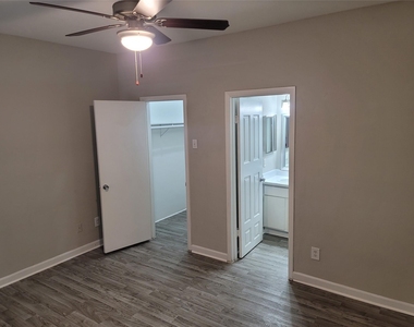 7250 W Greens Road - Photo Thumbnail 9