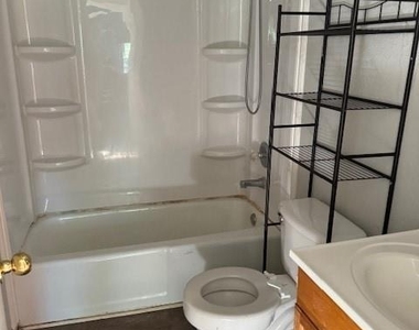 1208 Glendale Street - Photo Thumbnail 10