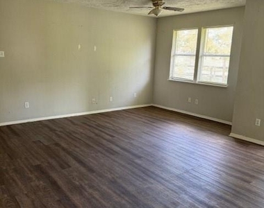 1208 Glendale Street - Photo Thumbnail 6