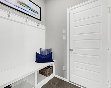 10830 Cassiopeia Creek Circle - Photo Thumbnail 8