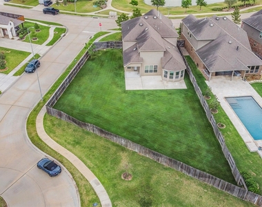 9651 Thimbleweed Drive - Photo Thumbnail 3