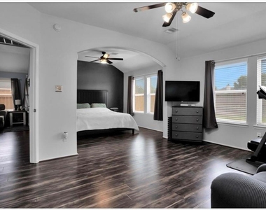 5015 Bridgecrossing Court - Photo Thumbnail 9