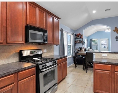 5015 Bridgecrossing Court - Photo Thumbnail 5