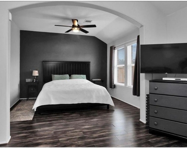 5015 Bridgecrossing Court - Photo Thumbnail 8