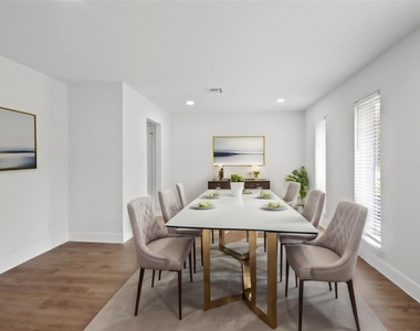 14527 Duncannon Drive - Photo Thumbnail 5