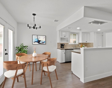 14527 Duncannon Drive - Photo Thumbnail 7