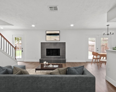 14527 Duncannon Drive - Photo Thumbnail 8