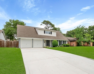 14527 Duncannon Drive - Photo Thumbnail 2