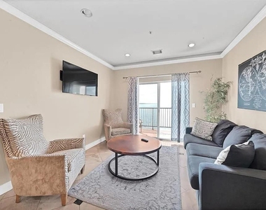 7039 Kingston Cove Lane - Photo Thumbnail 8