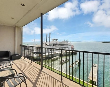 7039 Kingston Cove Lane - Photo Thumbnail 11