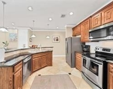 7039 Kingston Cove Lane - Photo Thumbnail 5