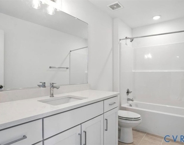 6900 Sunrise Oasis Lane - Photo Thumbnail 9