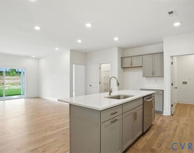 6900 Sunrise Oasis Lane - Photo Thumbnail 2