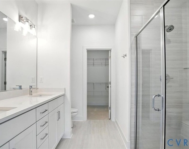 6900 Sunrise Oasis Lane - Photo Thumbnail 18