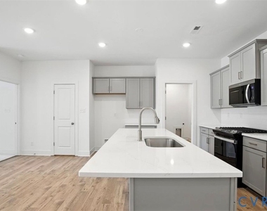 6900 Sunrise Oasis Lane - Photo Thumbnail 1