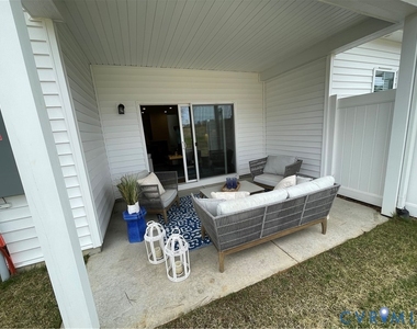 6900 Sunrise Oasis Lane - Photo Thumbnail 5