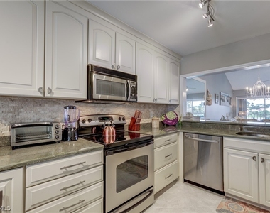 760 Augusta Boulevard - Photo Thumbnail 3