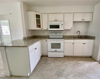 4819 Marine Drive - Photo Thumbnail 6