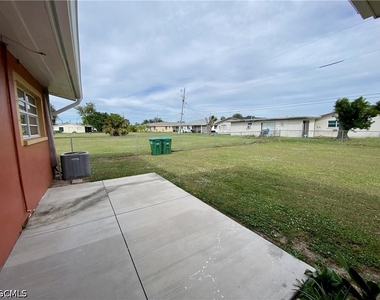 4819 Marine Drive - Photo Thumbnail 11