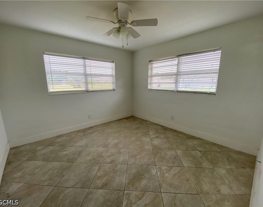 4819 Marine Drive - Photo Thumbnail 7