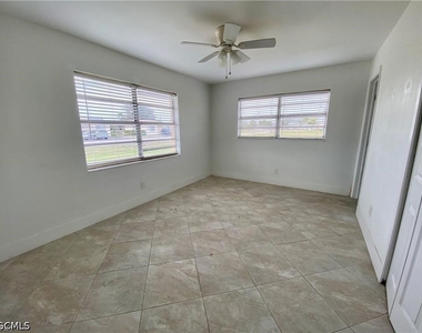 4819 Marine Drive - Photo Thumbnail 9