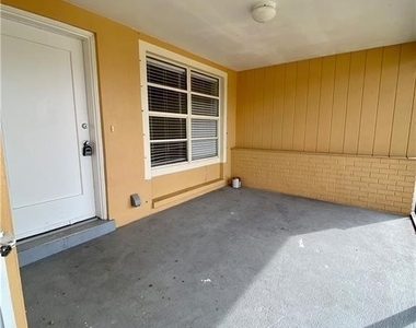 4819 Marine Drive - Photo Thumbnail 4