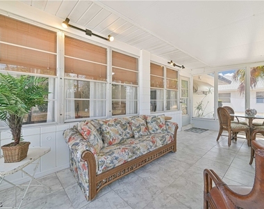 4520 Se 9th Avenue - Photo Thumbnail 2