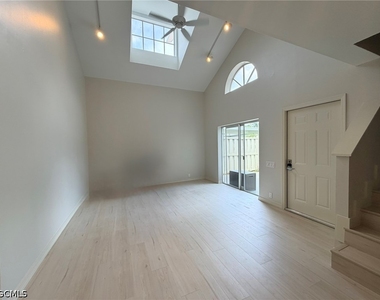 13121 Whitehaven Lane - Photo Thumbnail 18