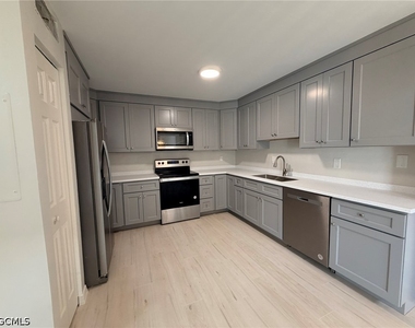 13121 Whitehaven Lane - Photo Thumbnail 8