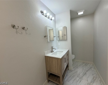 13121 Whitehaven Lane - Photo Thumbnail 4