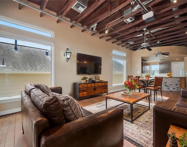 1514 Stanford Street - Photo Thumbnail 8