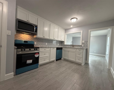 1146 Majestic Street - Photo Thumbnail 2