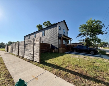 1002 E 33rd Street - Photo Thumbnail 8