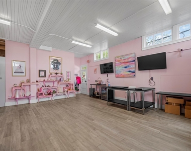 1801 Avenue L - Photo Thumbnail 3