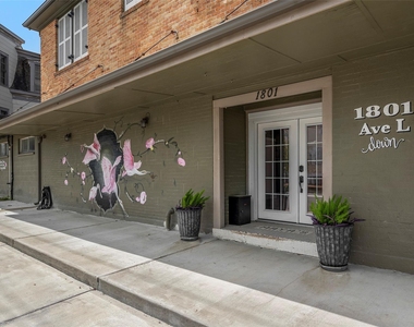 1801 Avenue L - Photo Thumbnail 2
