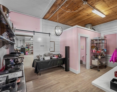 1801 Avenue L - Photo Thumbnail 10