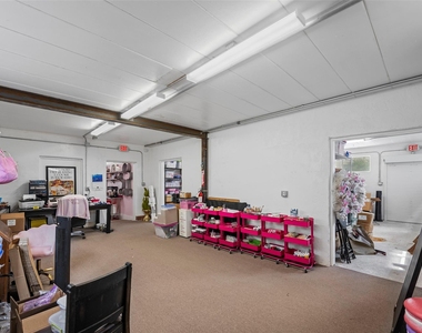 1801 Avenue L - Photo Thumbnail 15