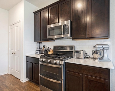 24311 Huntcliff Drive - Photo Thumbnail 11