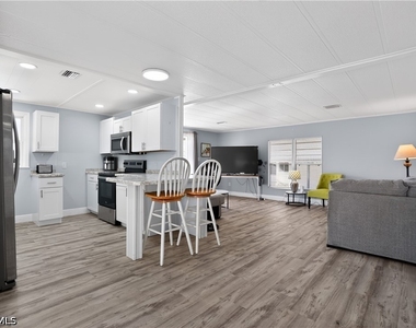 125 Kim Drive - Photo Thumbnail 6