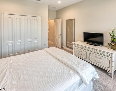 6954 Avalon Circle - Photo Thumbnail 16