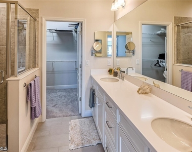 6954 Avalon Circle - Photo Thumbnail 8