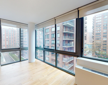 808 Columbus Ave - Photo Thumbnail 2