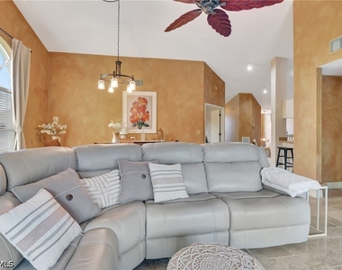 2103 Tama Circle - Photo Thumbnail 15
