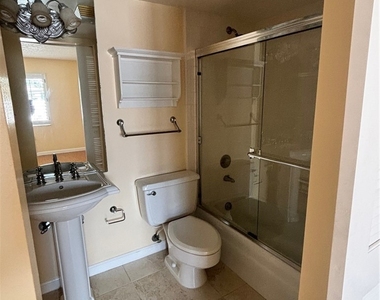 296 4th Avenue S - Photo Thumbnail 11
