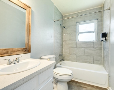 302 W 8th Street - Photo Thumbnail 23