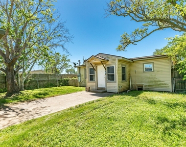302 W 8th Street - Photo Thumbnail 21